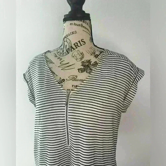 Womens Express Dress Tank Top Blouse Black White Striped Small 1/4 Zip Front S - Picture 5 of 7